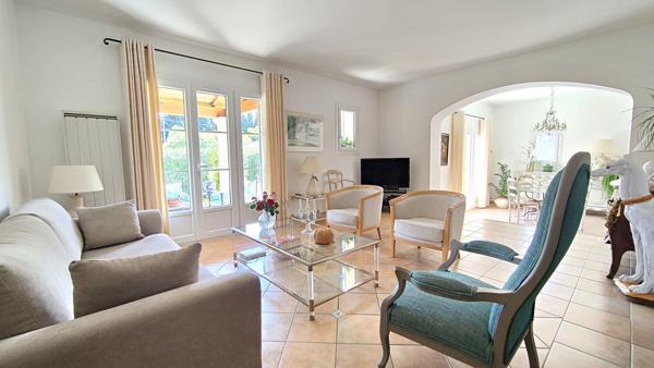 BARBENTANE - Maison 4 chambres avec jardin et piscine