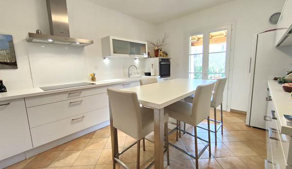 BARBENTANE - Maison 4 chambres avec jardin et piscine