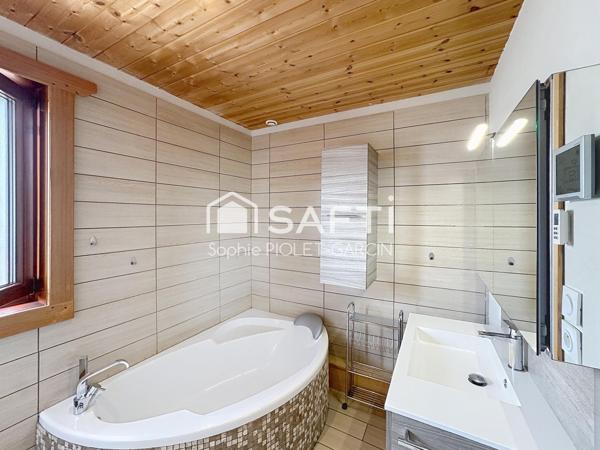 Chalet de belle facture au pied d’une nature généreuse à Cervières