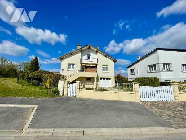 MAISON SURELEVEE SUR SOUS-SOL.
A VENDRE A RETHEL, proche gare (à 1h15 de Paris gare de l'Est e...
