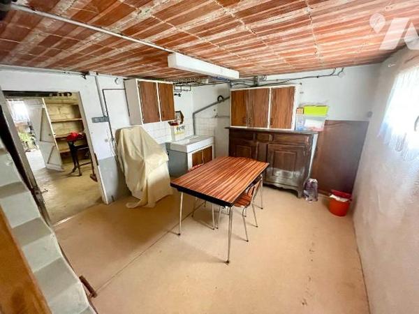 MAISON SURELEVEE SUR SOUS-SOL.
A VENDRE A RETHEL, proche gare (à 1h15 de Paris gare de l'Est e...