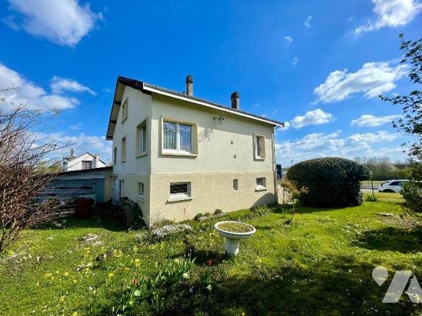 MAISON SURELEVEE SUR SOUS-SOL.
A VENDRE A RETHEL, proche gare (à 1h15 de Paris gare de l'Est e...