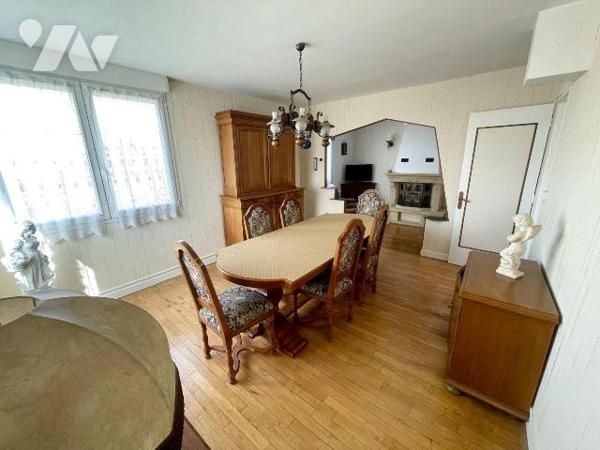 MAISON SURELEVEE SUR SOUS-SOL.
A VENDRE A RETHEL, proche gare (à 1h15 de Paris gare de l'Est e...