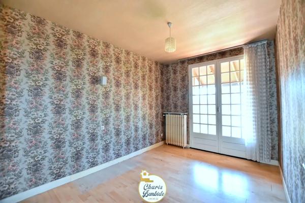 Maison
         6 pièces
        - 117 m² Exclusivité 275 000 € *