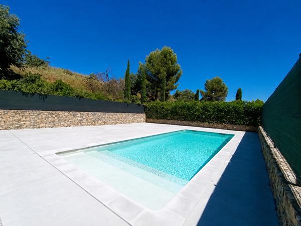 Appartement
         2 pièces
        - 44 m² 171 000 € *