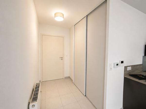 Appartement
         2 pièces
        - 44 m² 171 000 € *