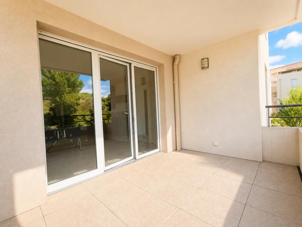 Appartement
         2 pièces
        - 44 m² 171 000 € *