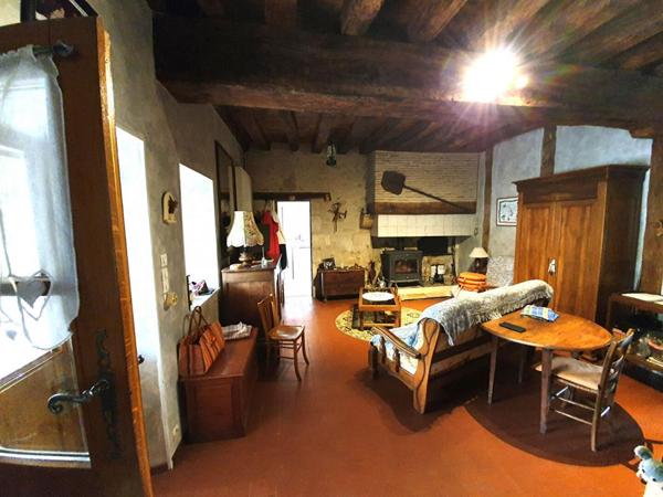 Corps de ferme  2 maisons, et dépendances diverses 11 pièce(s) 240 m2