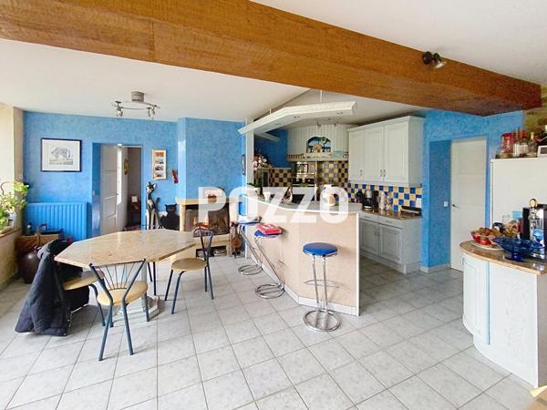 A VENDRE : Corps de ferme rénové alliant confort et modernité 137 m² MORTAIN