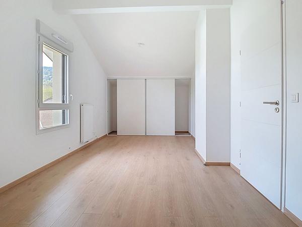 ATTIQUE - T4 Duplex 105 m² · Vue montagnes · À 27 min de Genève en train