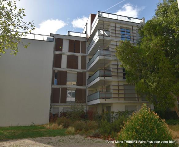 Appartement à vendre 3 pièces LYON 8EME ARRONDISSEMENT (69) avec grand garage