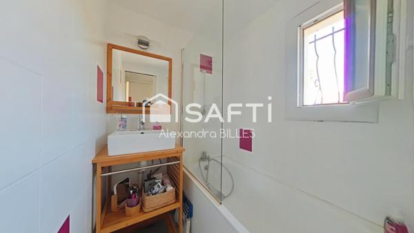 Maison T3 dans résidence avec piscine, place de parking privative