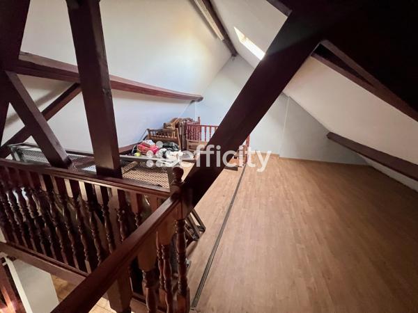 Maison 10 pièces - 330 m²