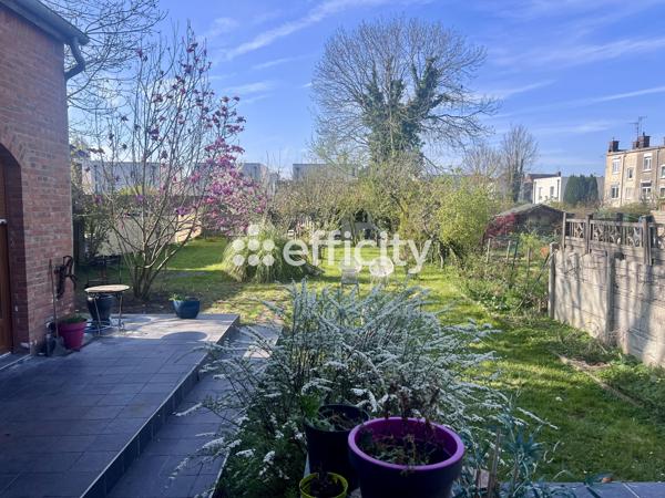 Maison 10 pièces - 330 m²