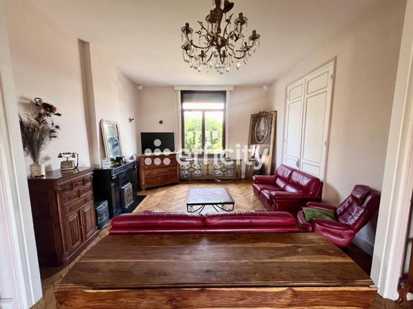 Maison 10 pièces - 330 m²