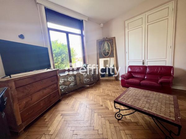 Maison 10 pièces - 330 m²