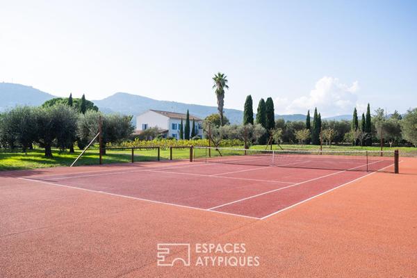 Mas provençal historique avec parc arboré et piscine