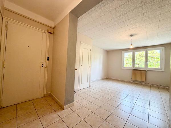 Appartement
         3 pièces
        - 58 m² Exclusivité 180 000 € *