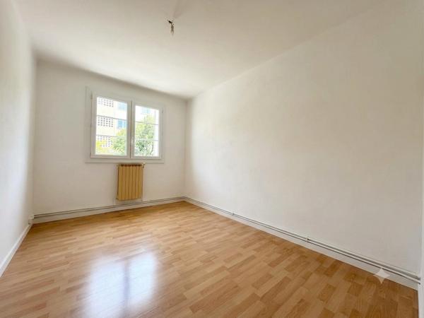 Appartement
         3 pièces
        - 58 m² Exclusivité 180 000 € *
