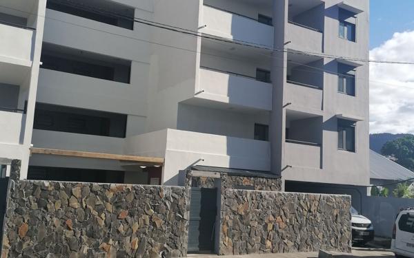 Appartement à vendre    2 pièces • 42 m2 Saint-Denis