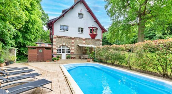 Domaine historique avec dépendance Lagny sur marne 11 pièce(s) 424m2