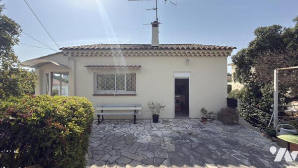 SAINT-AYGULF – Maison avec beau potentiel et jardin arboré