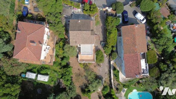 SAINT-AYGULF – Maison avec beau potentiel et jardin arboré