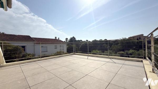 SAINT-AYGULF – Maison avec beau potentiel et jardin arboré