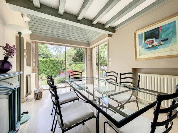 Maison d architecte situee a Chalonnes sur Loire au calme avec beau terrain arbore