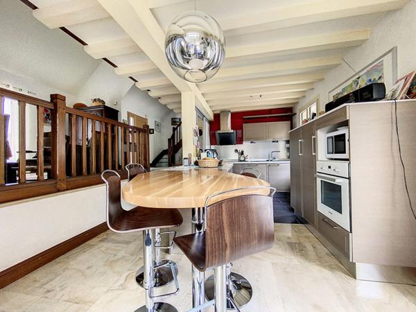 Maison d architecte situee a Chalonnes sur Loire au calme avec beau terrain arbore