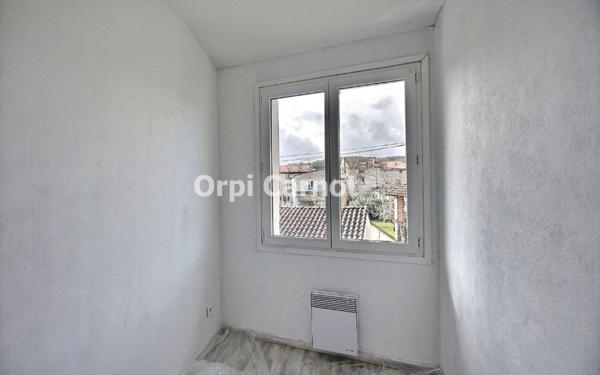 Maison à louer    3 pièces •  Vielmur-sur-Agout