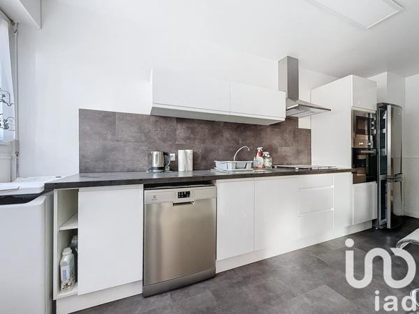 Appartement 3 pièces de 74 m² à Maurepas (78310)