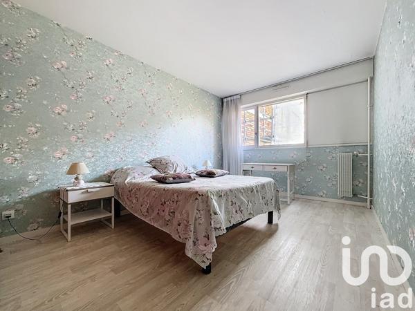 Appartement 3 pièces de 74 m² à Maurepas (78310)