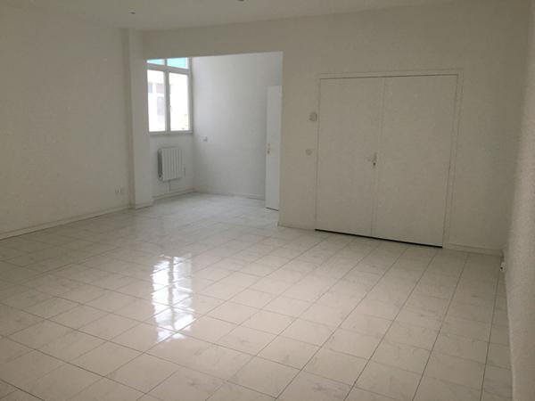 Location bureau Montreuil - 1 pièce(s) - 40 m² - 980 €/mois