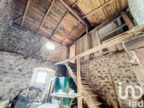 Maison rustique 3 pièces de 73 m² à Saint-Martin-de-Fugères (43150)