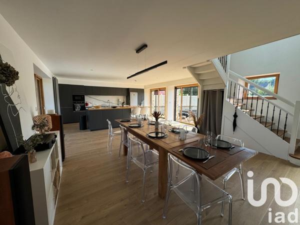 Maison rustique 5 pièces de 200 m² à Tinténiac (35190)