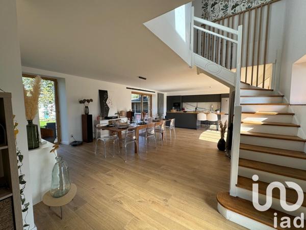 Maison rustique 5 pièces de 200 m² à Tinténiac (35190)