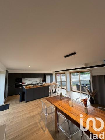 Maison rustique 5 pièces de 200 m² à Tinténiac (35190)