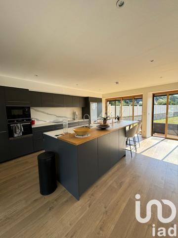 Maison rustique 5 pièces de 200 m² à Tinténiac (35190)