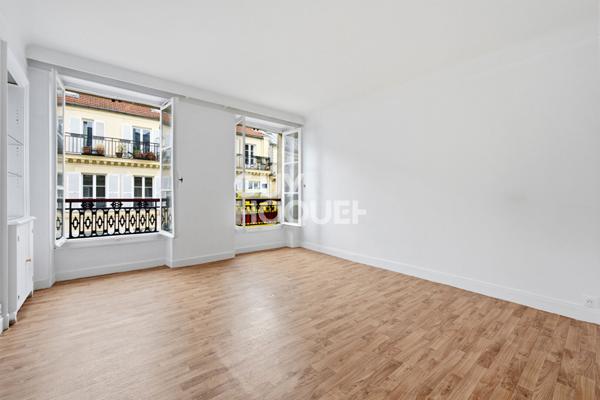 Beau 3 pièces - Nouvelle Athènes Paris 09