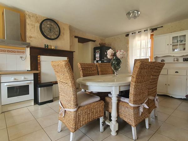 LONGÈRE RÉNOVÉE À VENDRE À SEIGY