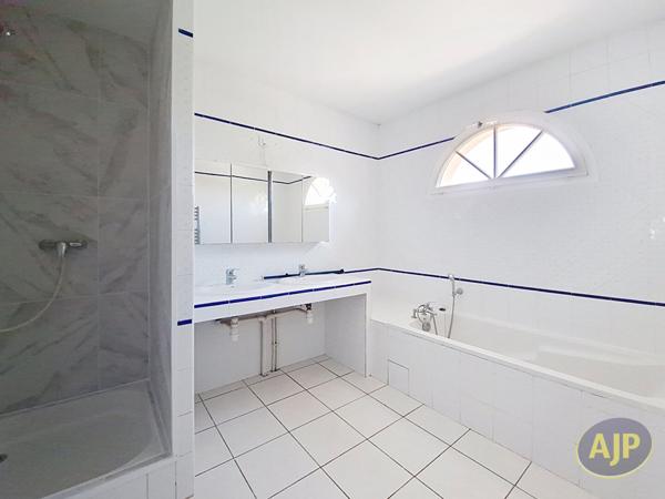 Vente maison Bassens : 329 175 € - AJP Immobilier Cubzac-les-Ponts