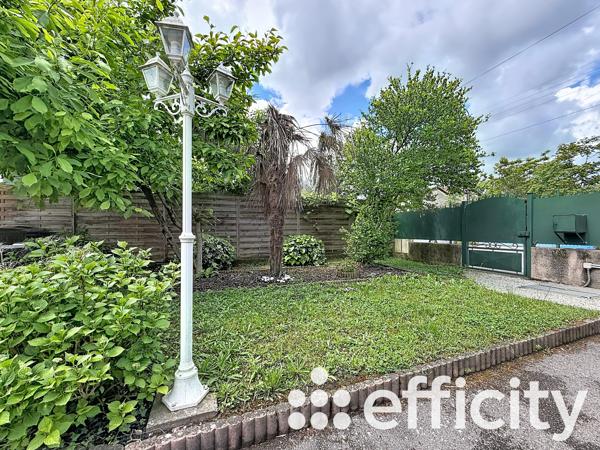 Maison
         6 pièces
        - 156 m² Exclusivité 360 000 € *