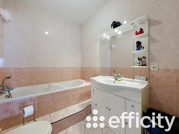 Maison
         6 pièces
        - 156 m² Exclusivité 360 000 € *
