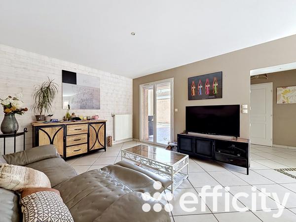 Maison
         6 pièces
        - 156 m² Exclusivité 360 000 € *