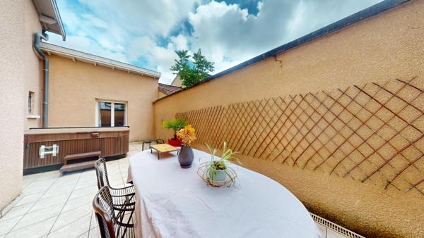 Maison
         6 pièces
        - 156 m² Exclusivité 360 000 € *