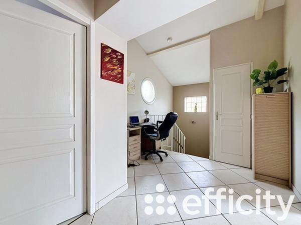 Maison
         6 pièces
        - 156 m² Exclusivité 360 000 € *