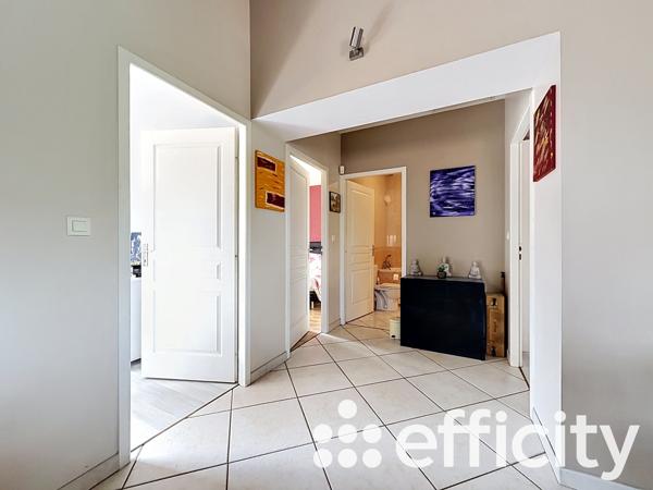 Maison
         6 pièces
        - 156 m² Exclusivité 360 000 € *