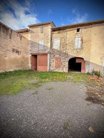 Immeuble à renover à vendre MONTLAUR (11) 282m2 environ avec terrain