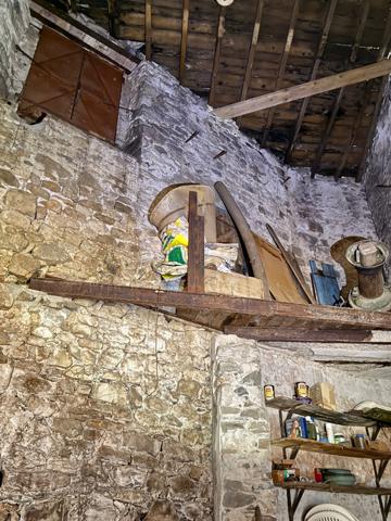 Immeuble à renover à vendre MONTLAUR (11) 282m2 environ avec terrain